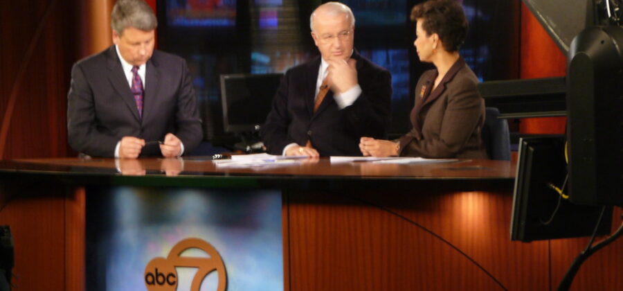 Nelson Monfort, expert Moyen-Orient à 73 ans : la reconversion zarbi de l&rsquo;année